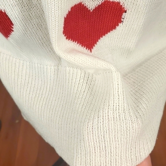 Mainstrip Cream sweater with hearts Size Medium - Picture 9 of 13